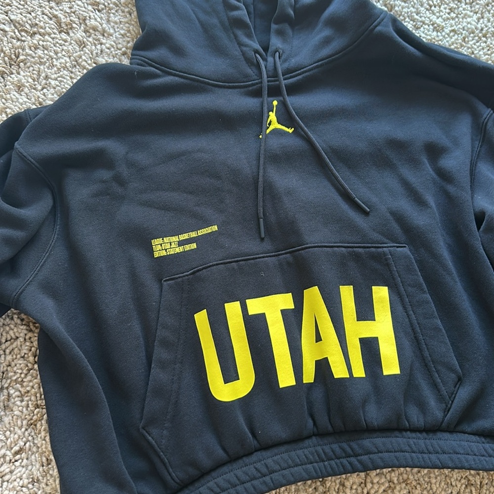 Jordan Utah Jazz Cropped Hoodie - Picture 2 of 3